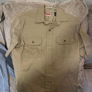 Wrangler tan shirt